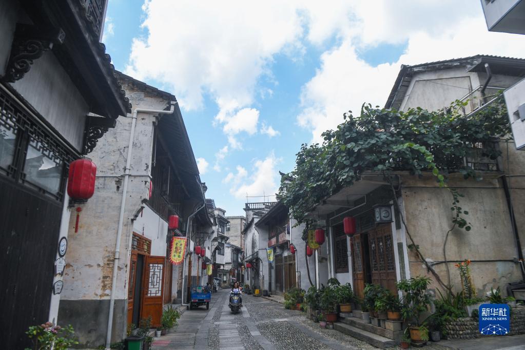 从陕西陇县出发去甘南自驾游怎么走?游戏画面
